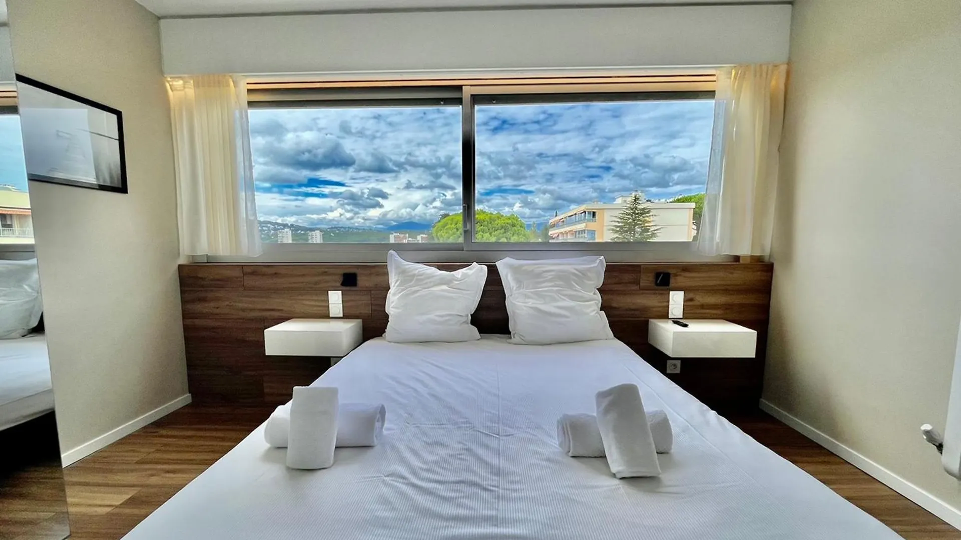 Magnifique Appartement 2 Chambres Avec Piscine Et Parking A Antibes - Fr-1-789-2 Apartment